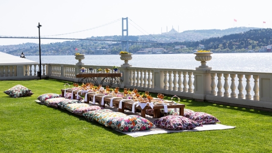 Çırağan Sarayı'nda Lüks Piknik Deneyimi