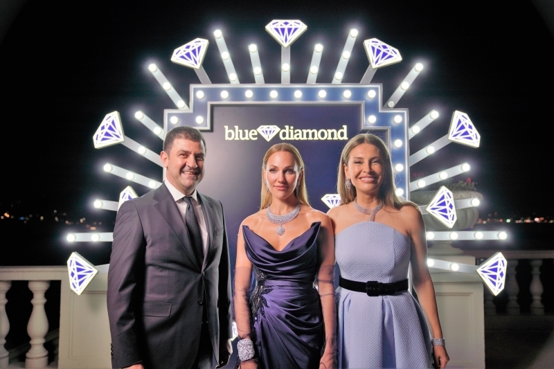 Blue Diamond x Meryem Uzerli Daveti