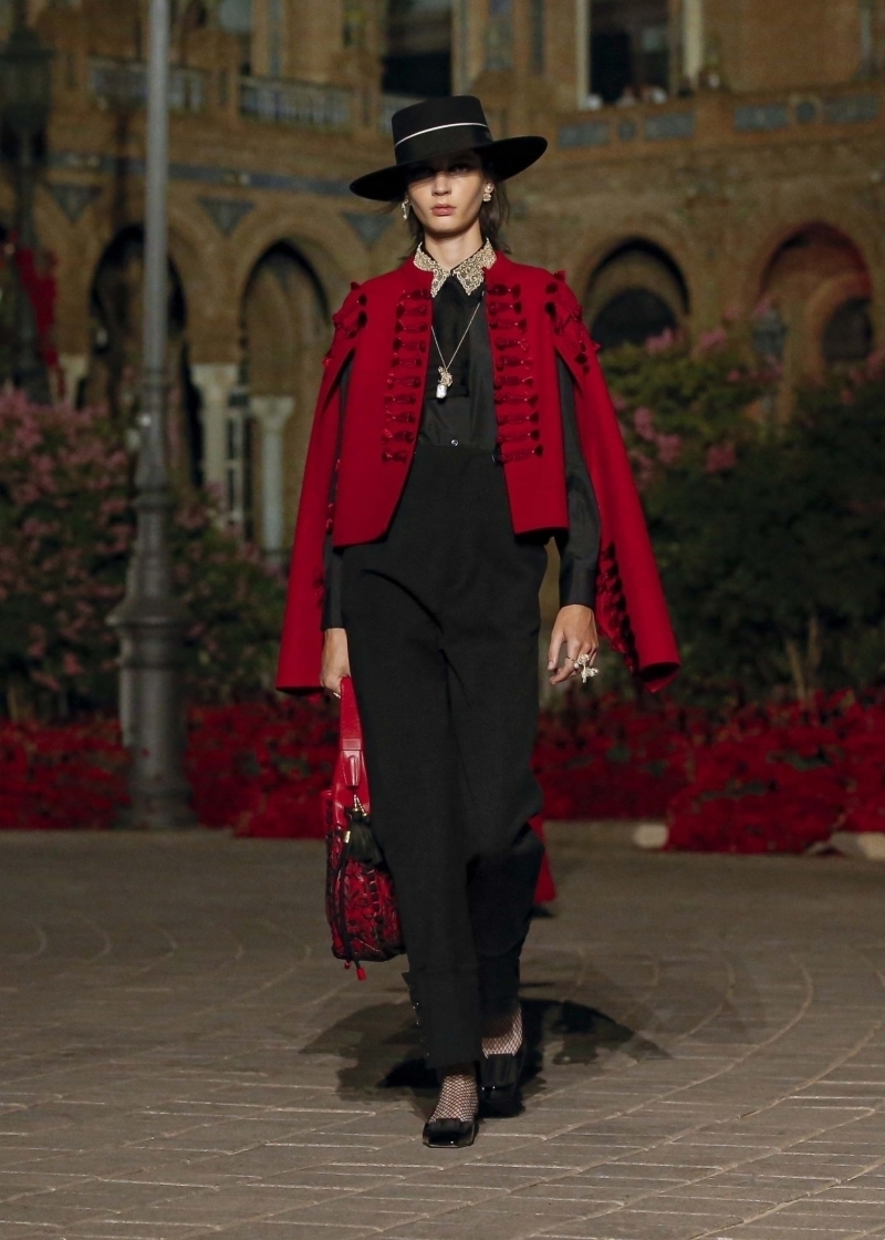 Dior Cruise 2023 Koleksiyonu ile İspanyol Rüzgarı