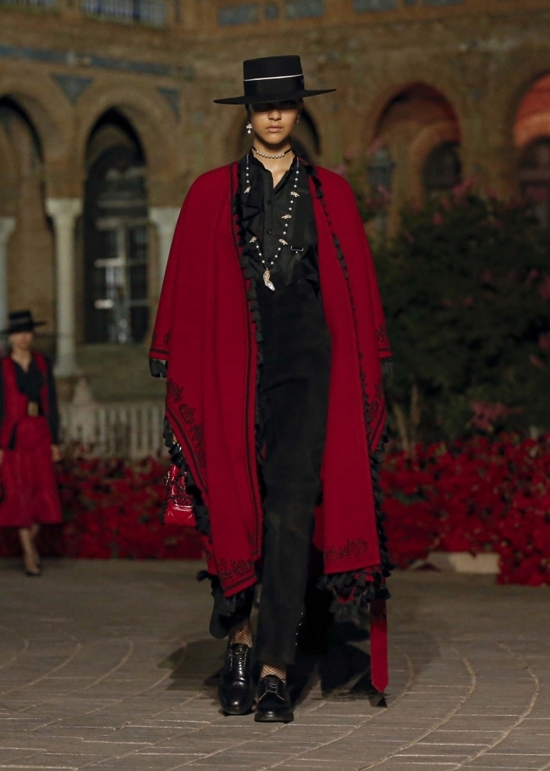 Dior Cruise 2023 Koleksiyonu ile İspanyol Rüzgarı