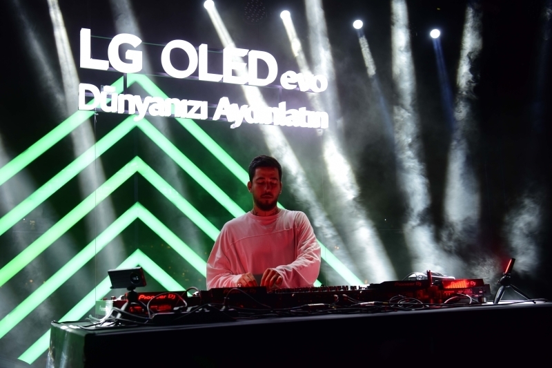 LG'nin 2022 OLED Serisi, Esma Sultan Daveti