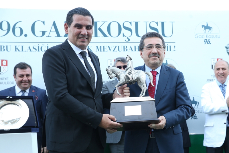 96. Gazi Koşusu Büyük Bir Baloyla Kutlandı