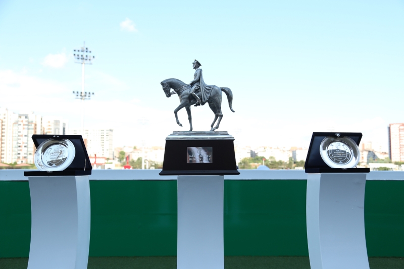 96. Gazi Koşusu Büyük Bir Baloyla Kutlandı