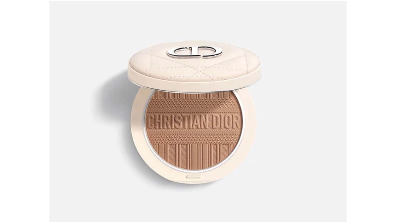 Yaz Mevsimi için En Güzel Allık ve Pudralar