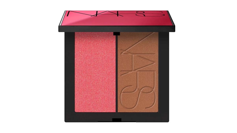 Yaz Mevsimi için En Güzel Allık ve Pudralar