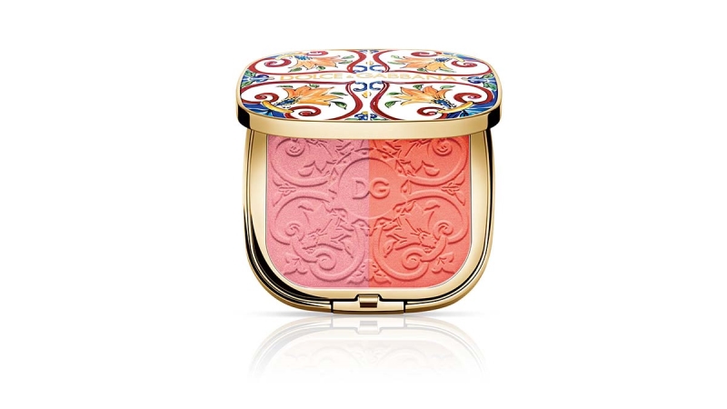 Yaz Mevsimi için En Güzel Allık ve Pudralar