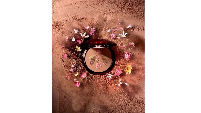 Yaz Mevsimi için En Güzel Allık ve Pudralar