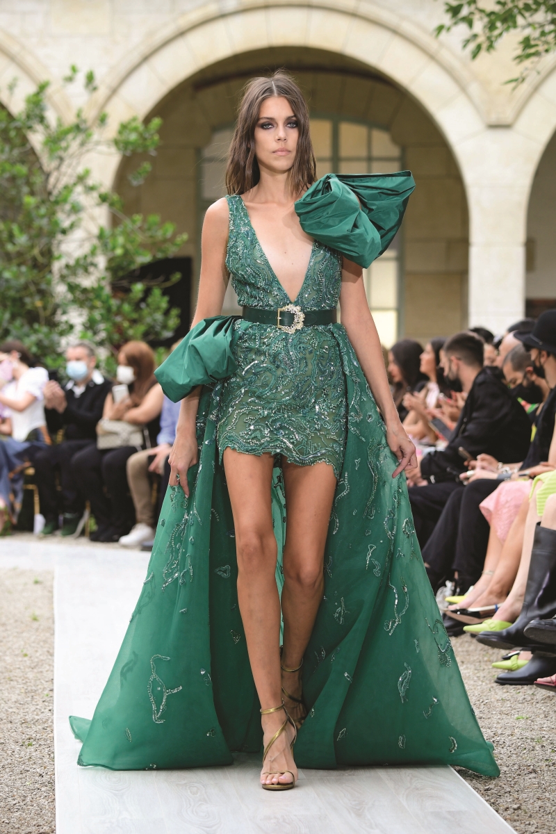 Paris Haute Couture Moda Haftası'ndan Öne Çıkan Görünümler