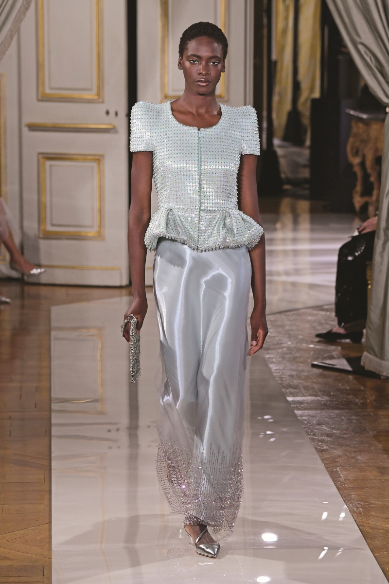 Paris Haute Couture Moda Haftası'ndan Öne Çıkan Görünümler