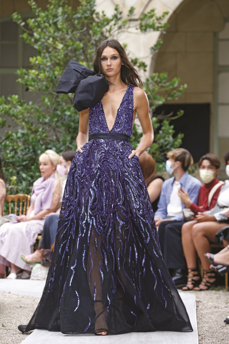 Paris Haute Couture Moda Haftası'ndan Öne Çıkan Görünümler