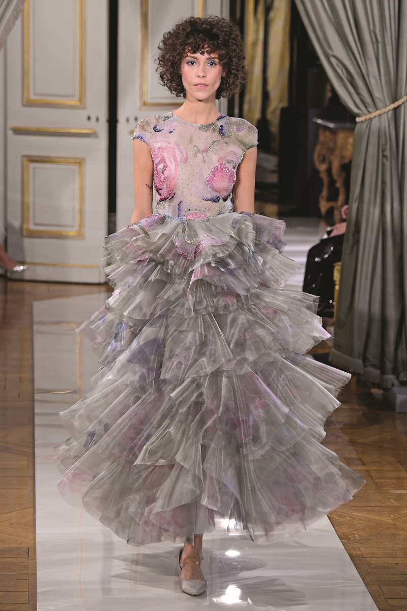 Paris Haute Couture Moda Haftası'ndan Öne Çıkan Görünümler