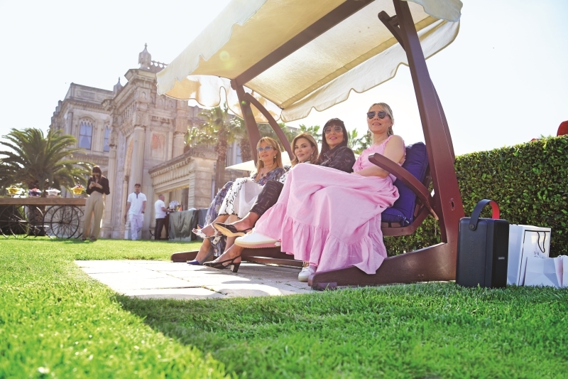 Nur Karaata Uğurlu'nun Çırağan Sarayı'nda Yeni Koleksiyon Daveti