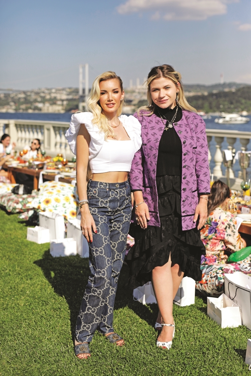 Nur Karaata Uğurlu'nun Çırağan Sarayı'nda Yeni Koleksiyon Daveti