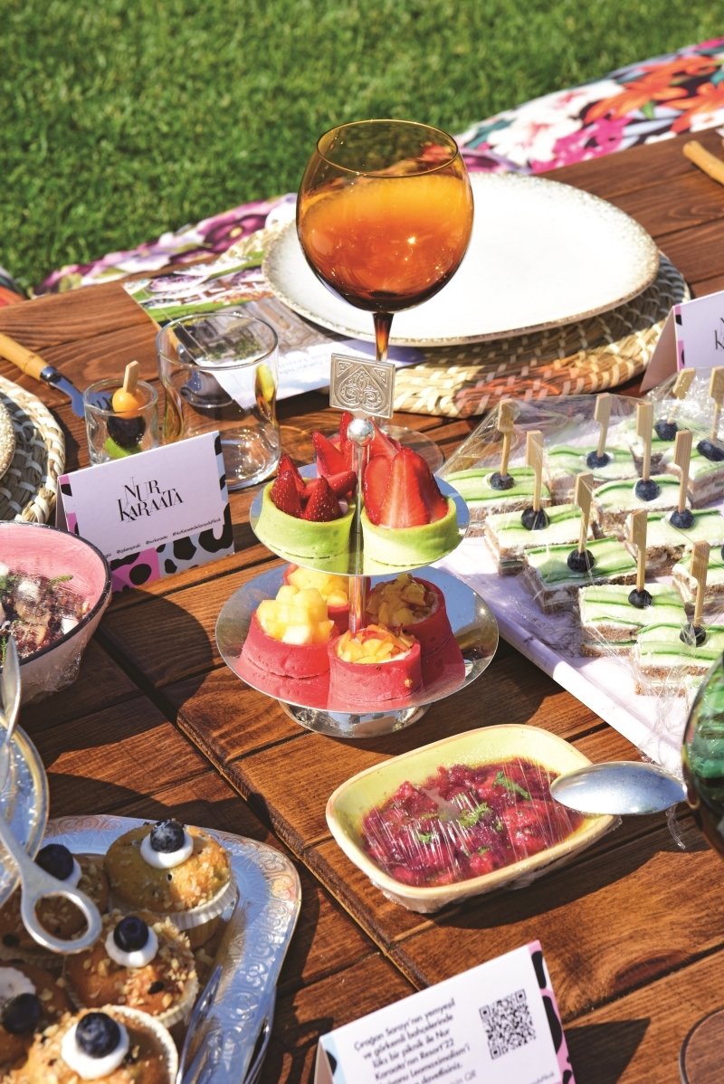 Nur Karaata Uğurlu'nun Çırağan Sarayı'nda Yeni Koleksiyon Daveti