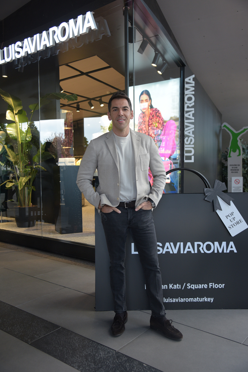 LUISAVIAROMA Pop-Up Mağazası Açılış Daveti