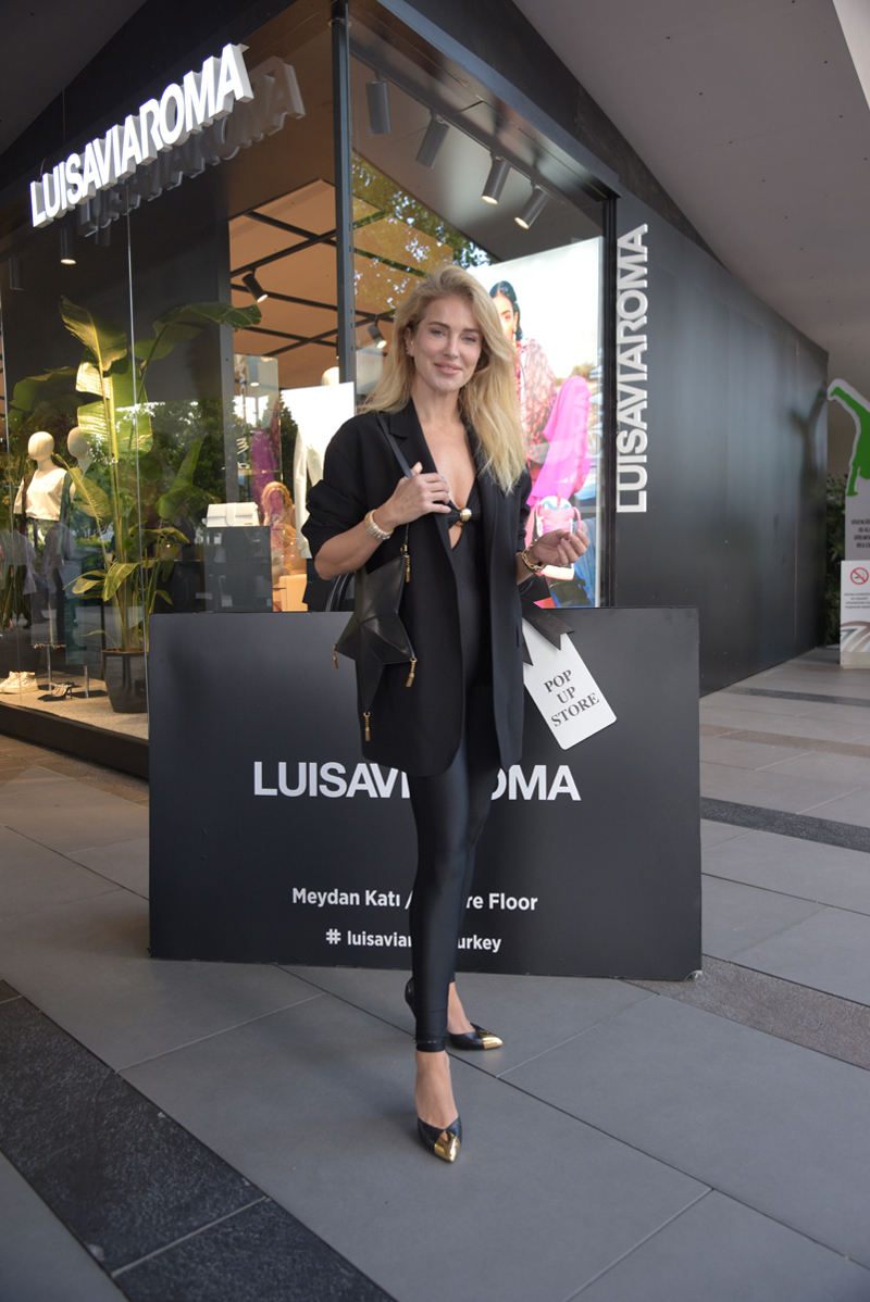 LUISAVIAROMA Pop-Up Mağazası Açılış Daveti