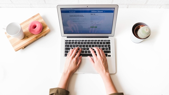 Facebook'ta Fotoğraf ve Video Nasıl İndirilir?