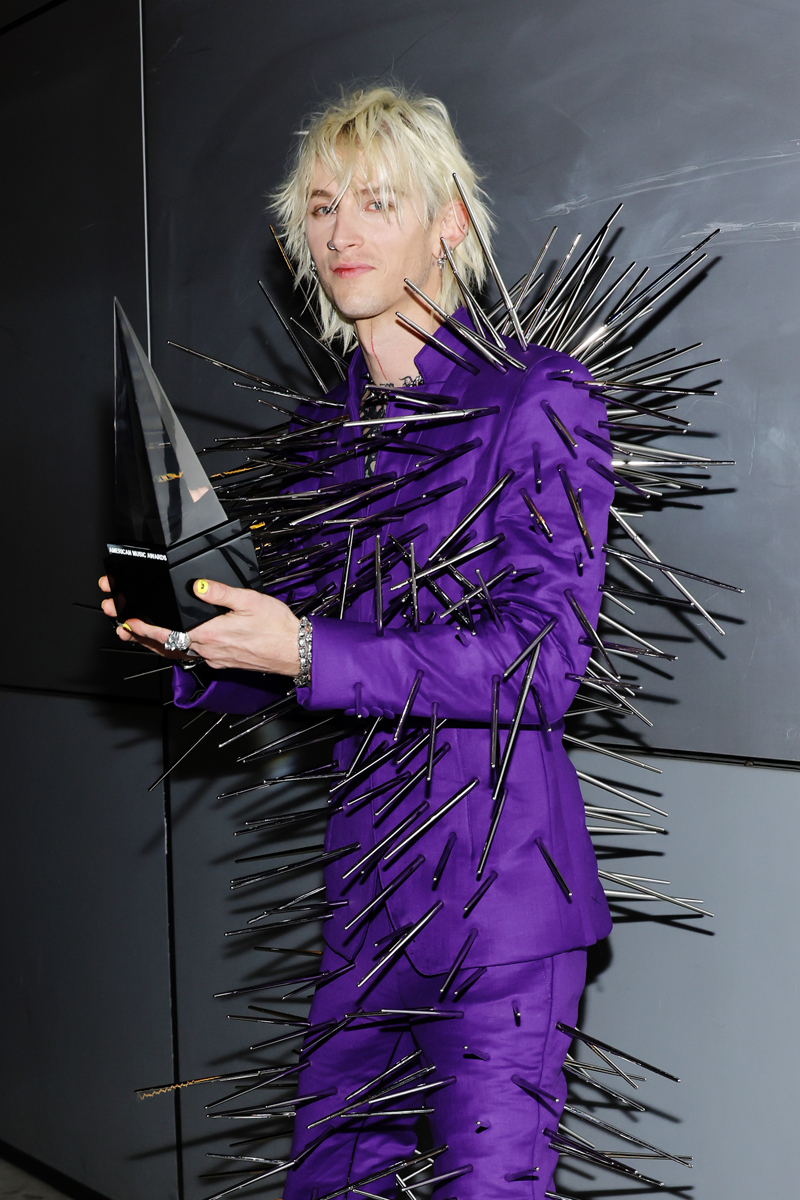 2022 Amerikan Müzik Ödülleri: Kazananlar ve Kırmızı Halı