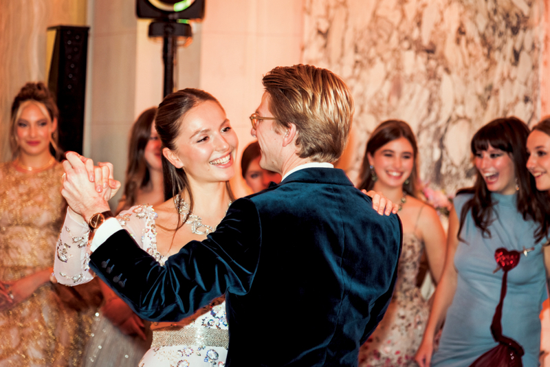 Paris'teki Le Bal des Débutantes Balo Daveti