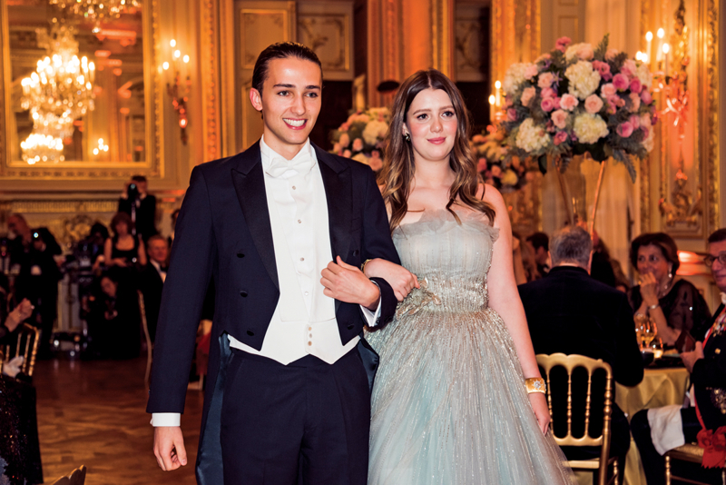 Paris'teki Le Bal des Débutantes Balo Daveti