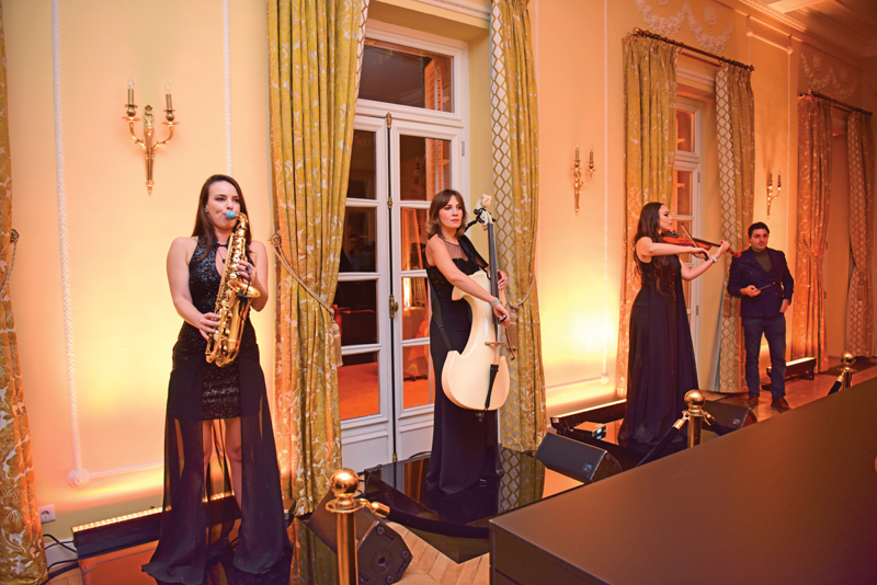 Fransız Sarayı'nda Kutlama