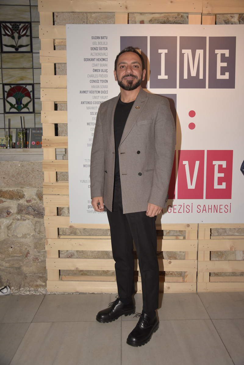 “Time Is Love” Sergi Daveti