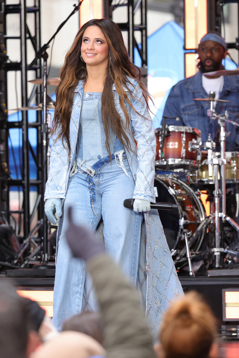 2024'ün Yükselen Trendi: Denim + Denim Kombinler
