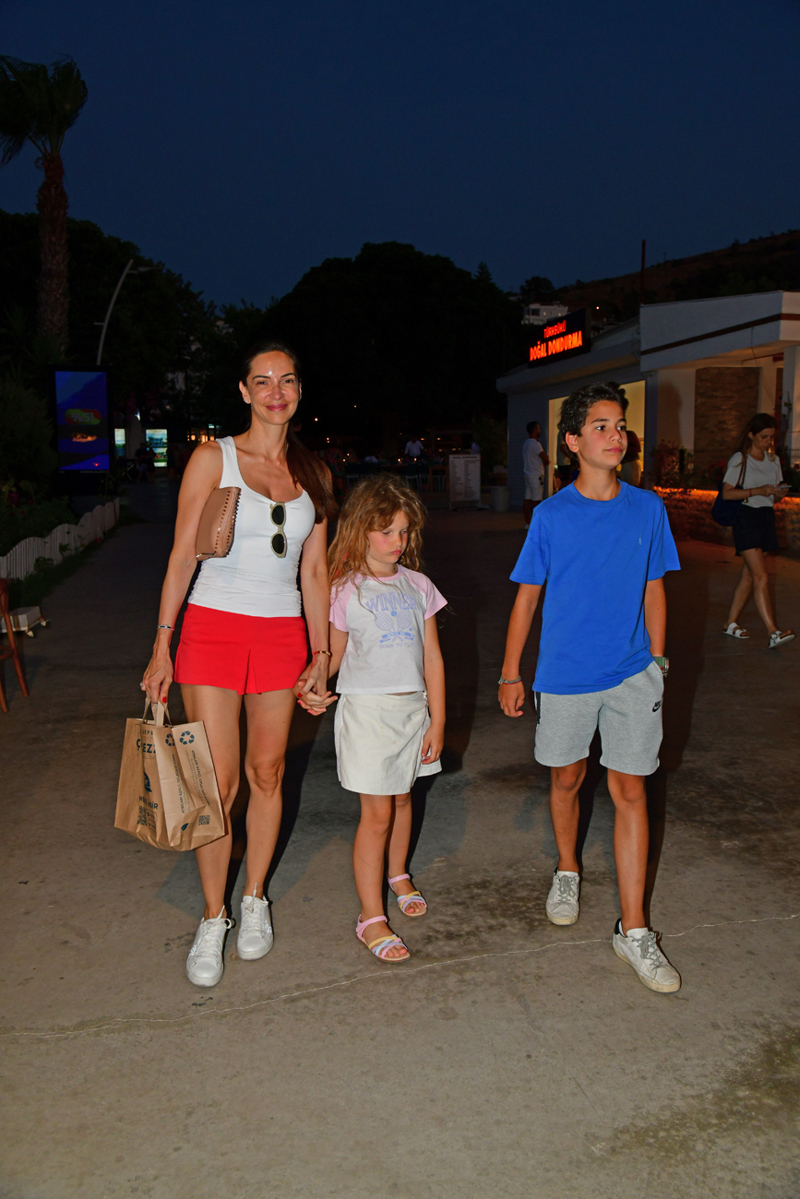 Bodrum Günlüğü: Maya Portakal, Aslı Gümüşel, Esra Oflaz