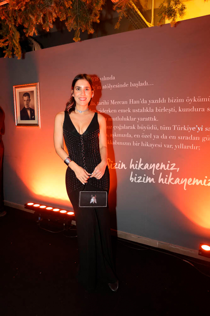 Hotiç Ailesinin Yeni Yıl Daveti
