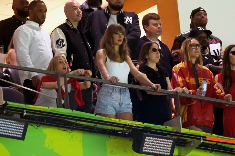2025 Super Bowl'da Ünlü Geçidi