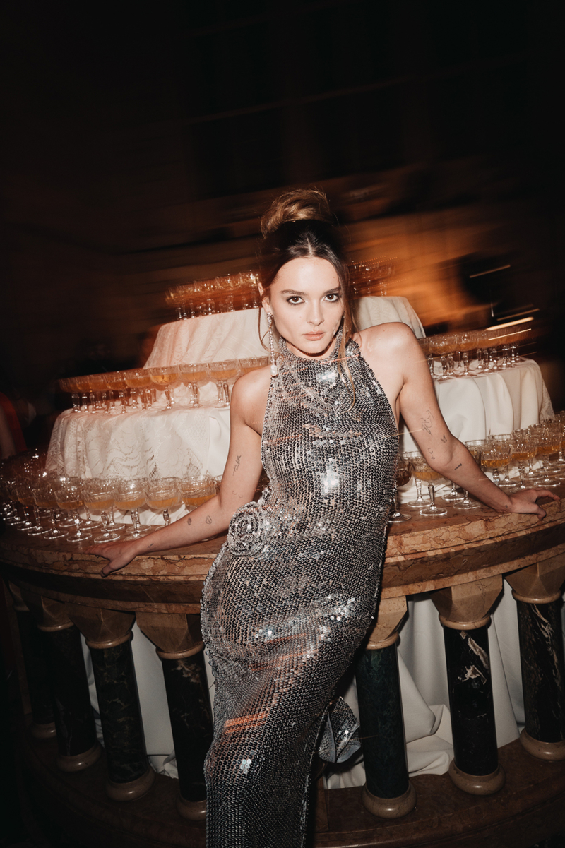 Magda Butrym x H&M'den New York'ta Çiçeklerle Dolu Davet
