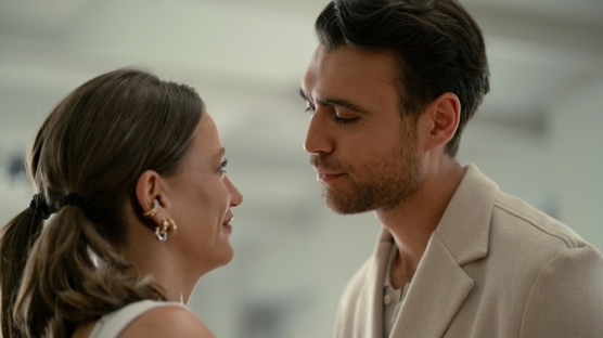 "Kimler Geldi Kimler Geçti" Yeni Sezonuyla 15 Mayıs'ta Netflix'te