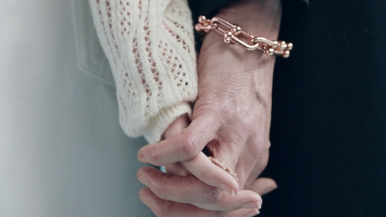 Tiffany'den Annelere Işıltılı Bir Övgü