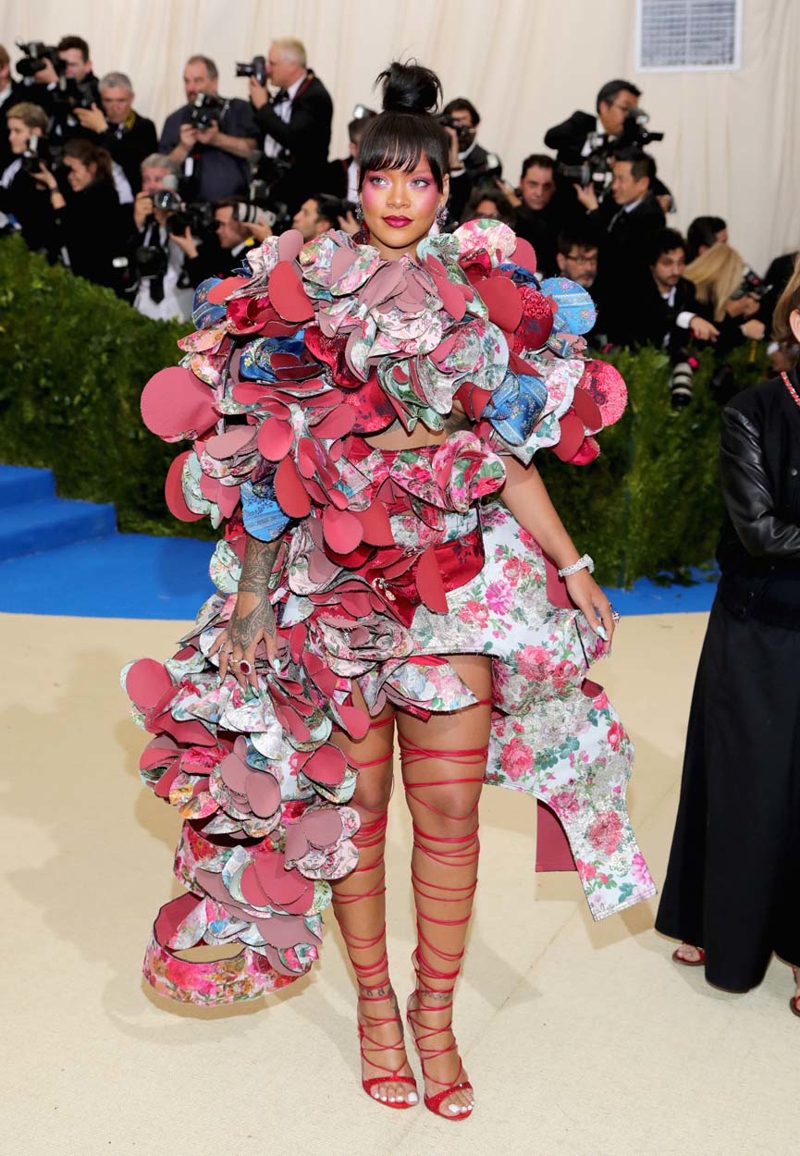 Rihanna'nın En İkonik 10 Met Gala Görünümü