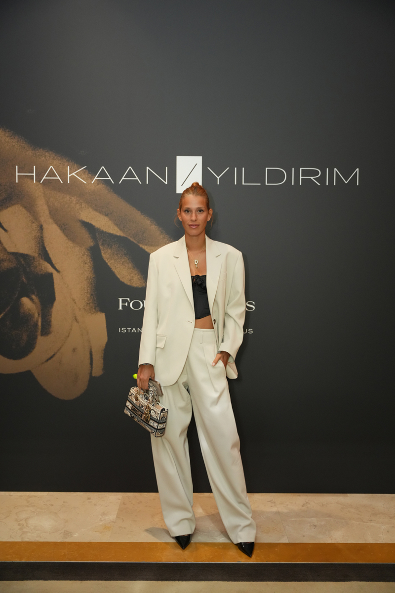 Hakaan Yıldırım'dan Duygulara Dokunan Bir Moda Anlatısı