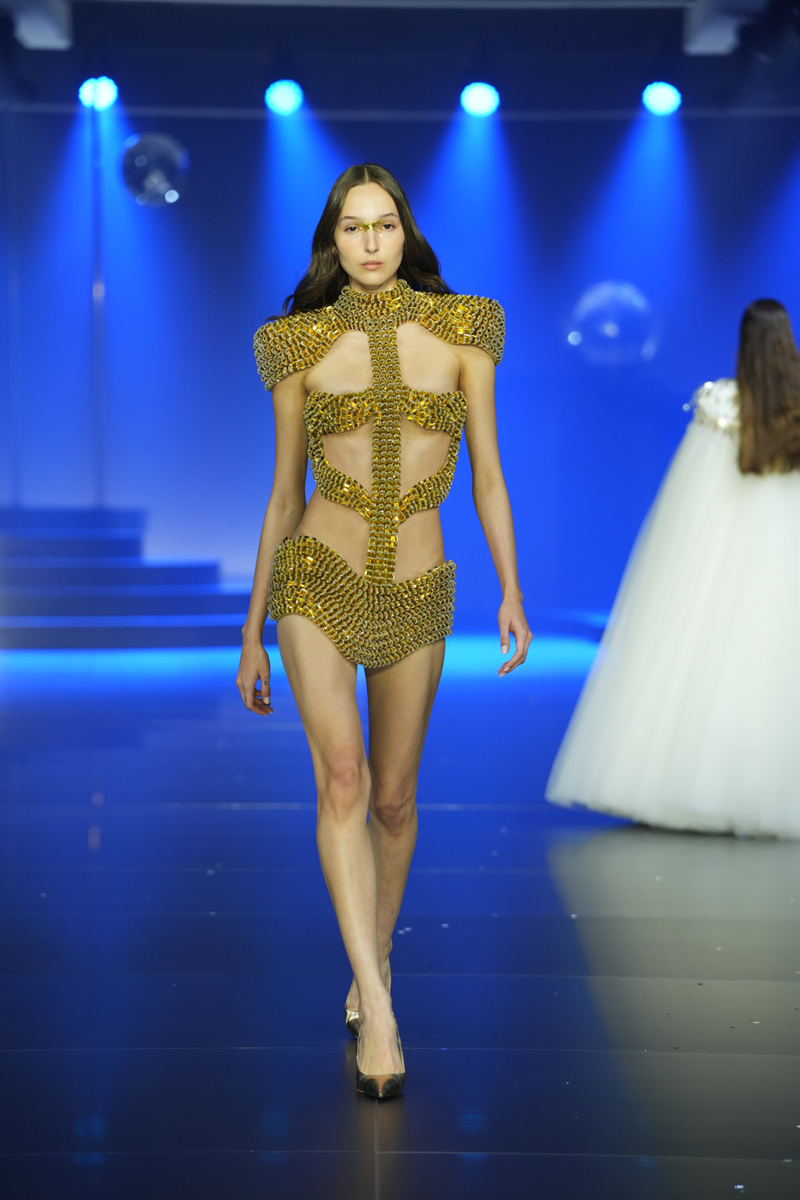 Hakaan Yıldırım'dan Duygulara Dokunan Bir Moda Anlatısı