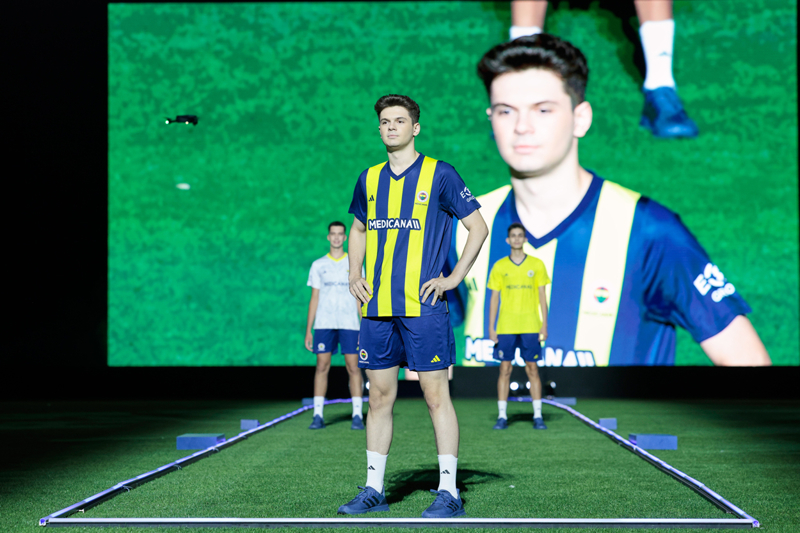 Fenerbahçe Yeni Sezon Formalarını Tanıttı