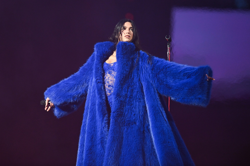 Dua Lipa'nın “Radical Optimism” Stili