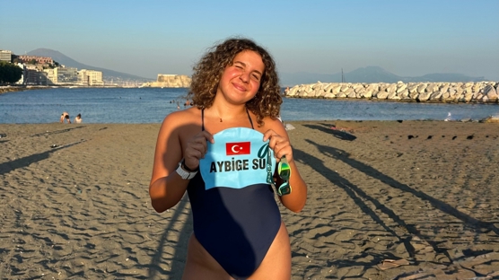 Aybige Su Irçağ: Dalgaları Aşan Genç Bir Kadın