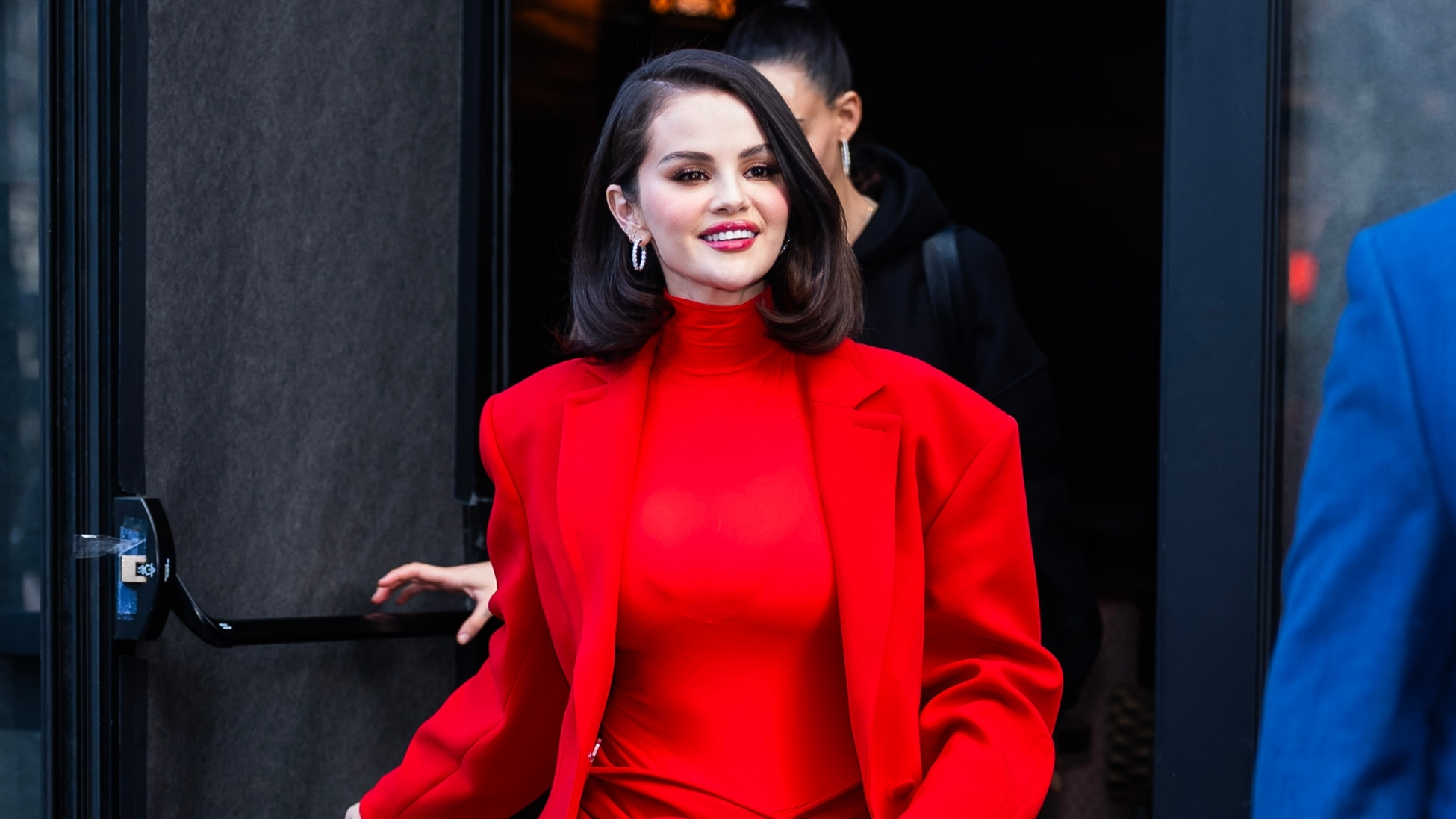 Selena Gomez'in Zamansız ve Dengeli Stil Anlayışı