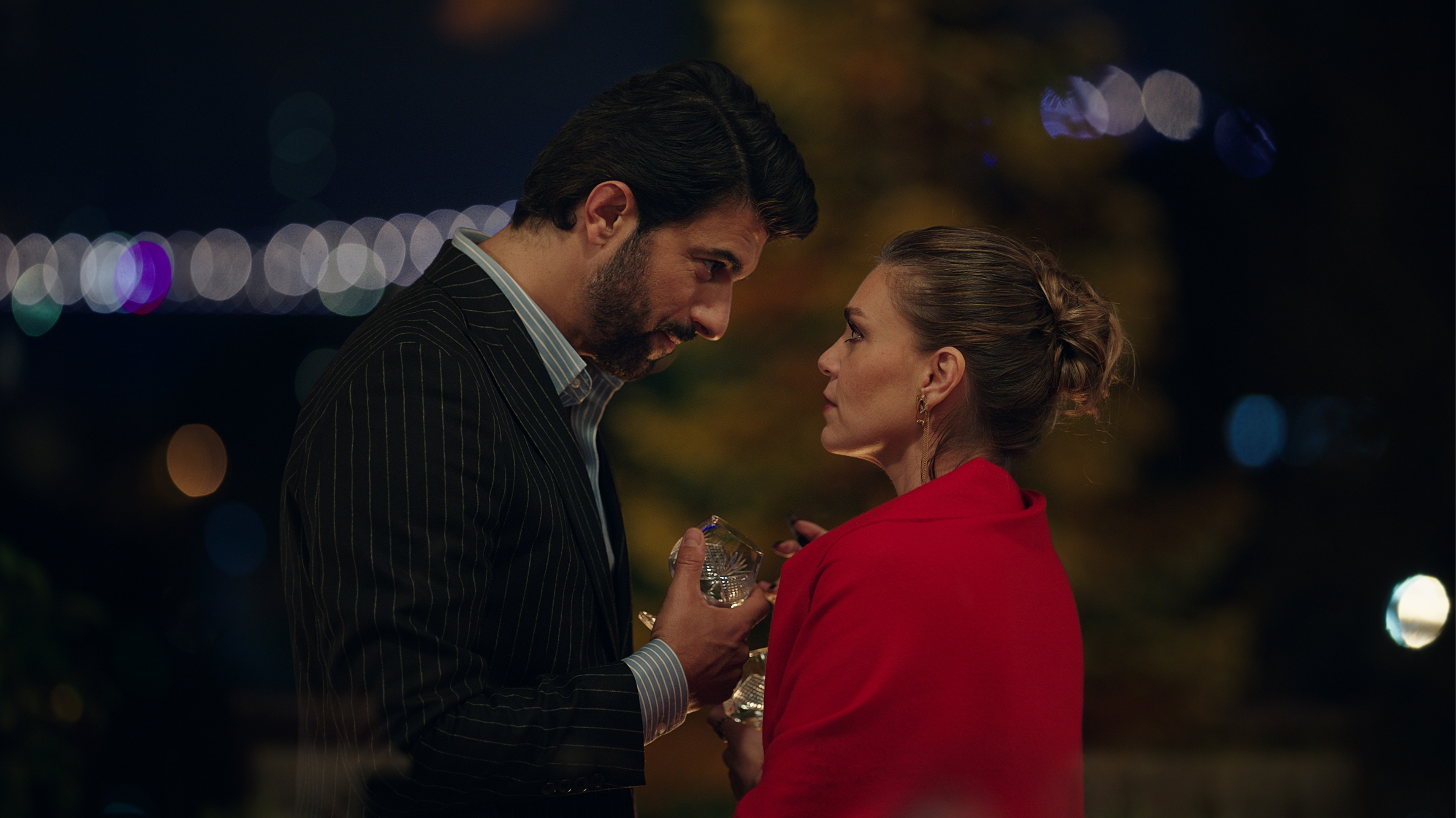 Kalplerin, Gücün ve Sırların Hikâyesi: “Enfes Bir Akşam”