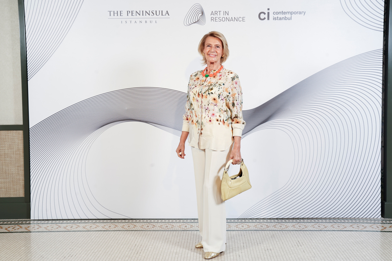 The Peninsula Istanbul, Grimanesa Amorós'un Işık Enstalasyonlarına Ev Sahipliği Yapıyor