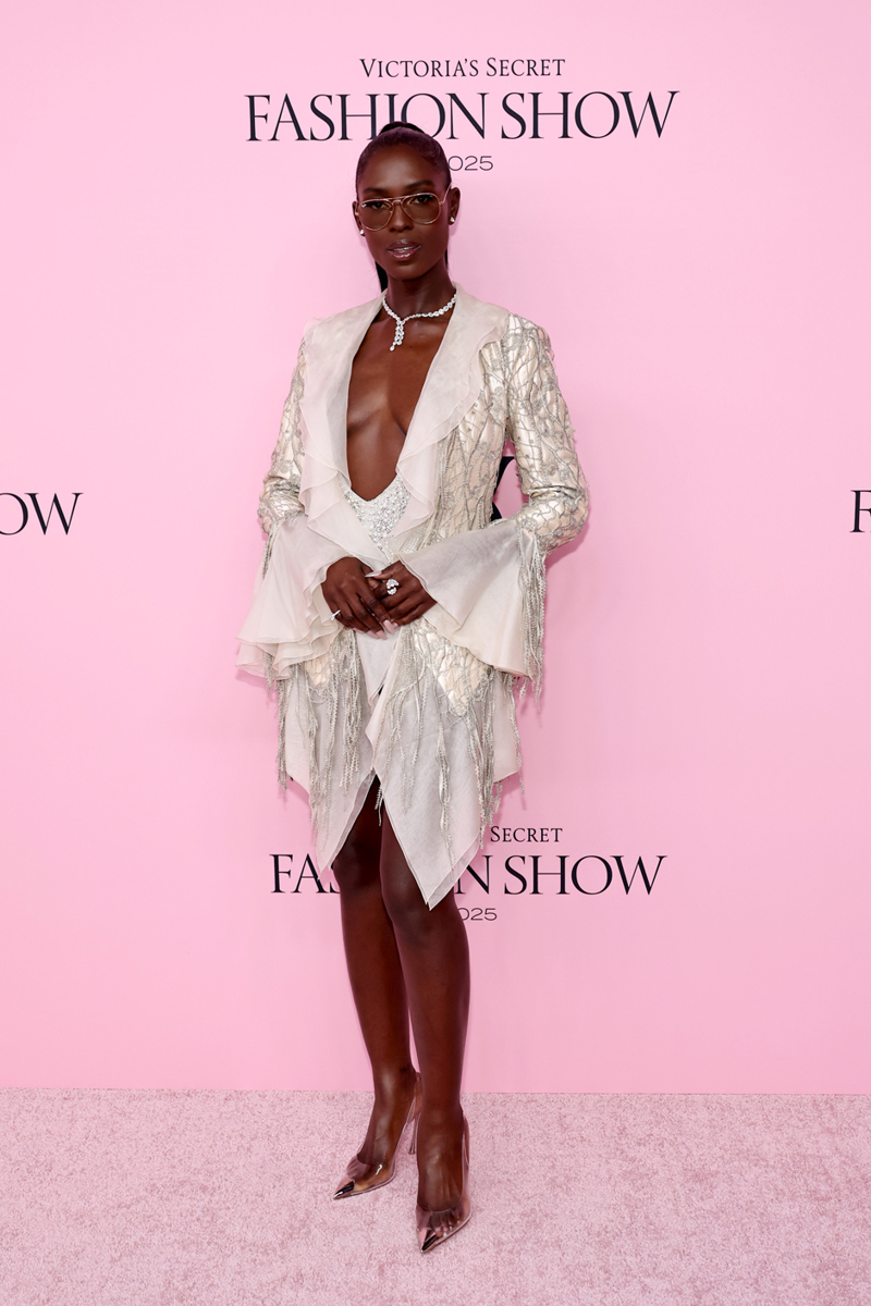 Victoria's Secret Fashion Show 2025: En İyi Pembe Halı Görünümleri